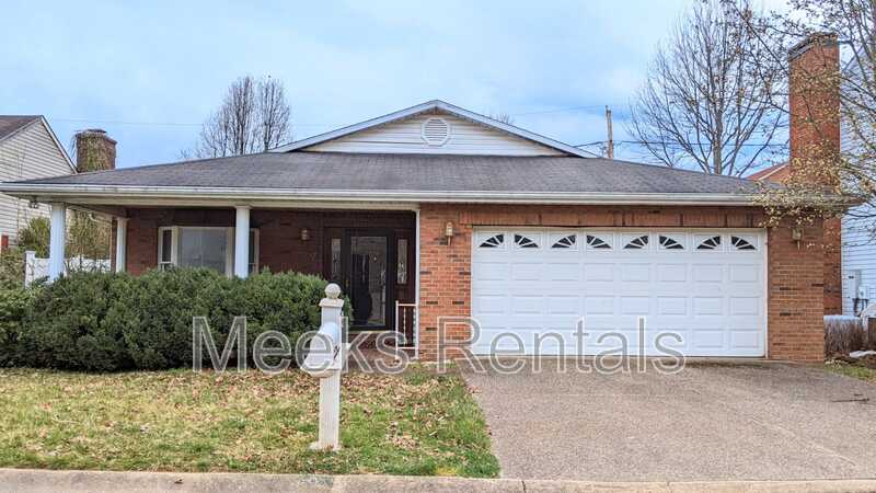Huntington House: 9 Romar Ct.