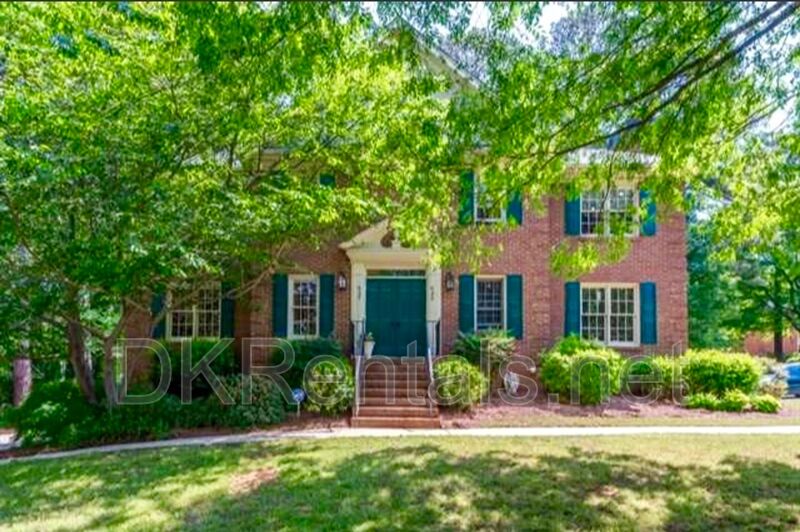 Sandy Springs House: 637 Corbin Lake Ct