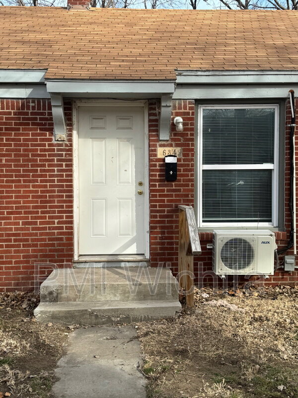 Wichita Condo: 634 South Hydraulic Avenue