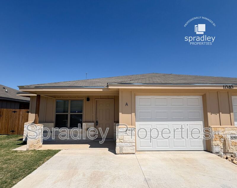 Belton Townhome: 1040A Mason Dr