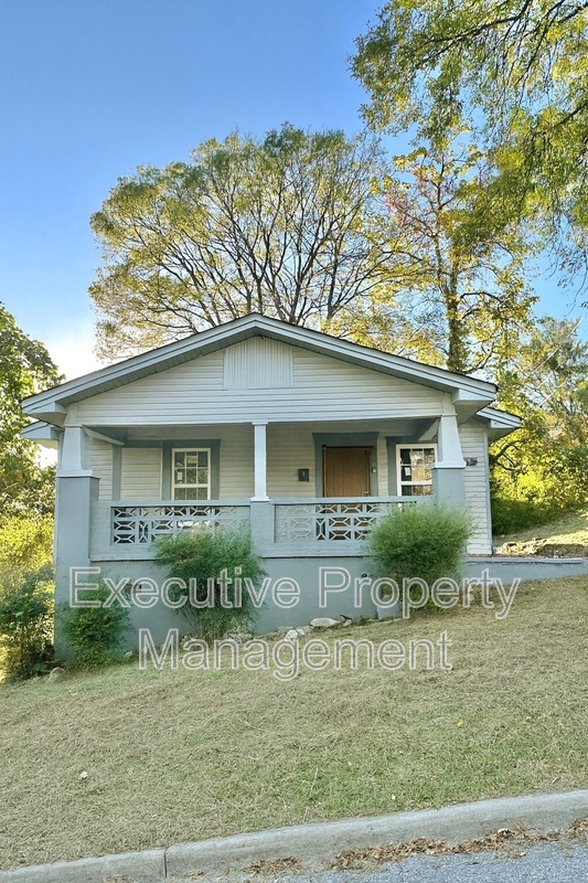 Birmingham House: 900 Dublin Avenue