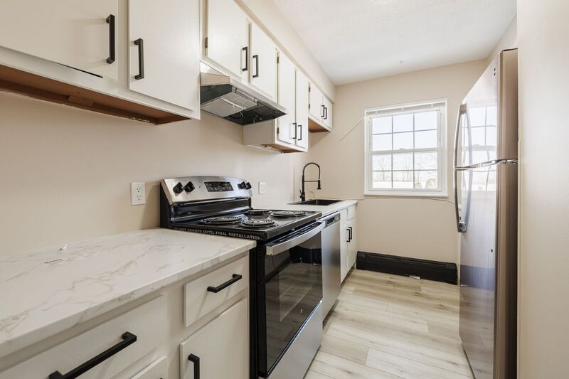 Bloomfield Apartment: 35 oakmount Avenue