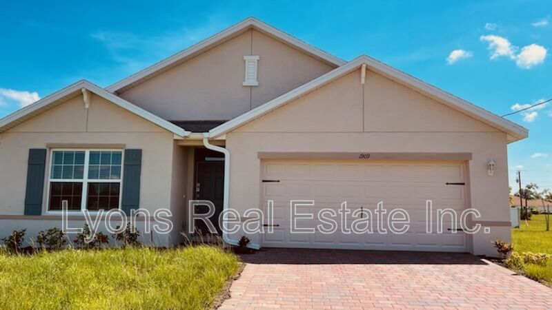 Cape Coral House: 1909 NW 6th Ter