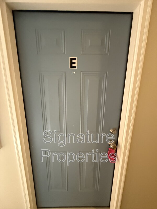 Hampton Condo: 631 Quincy St