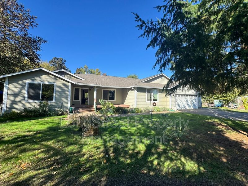 Corvallis House: 29173 Blake Dr