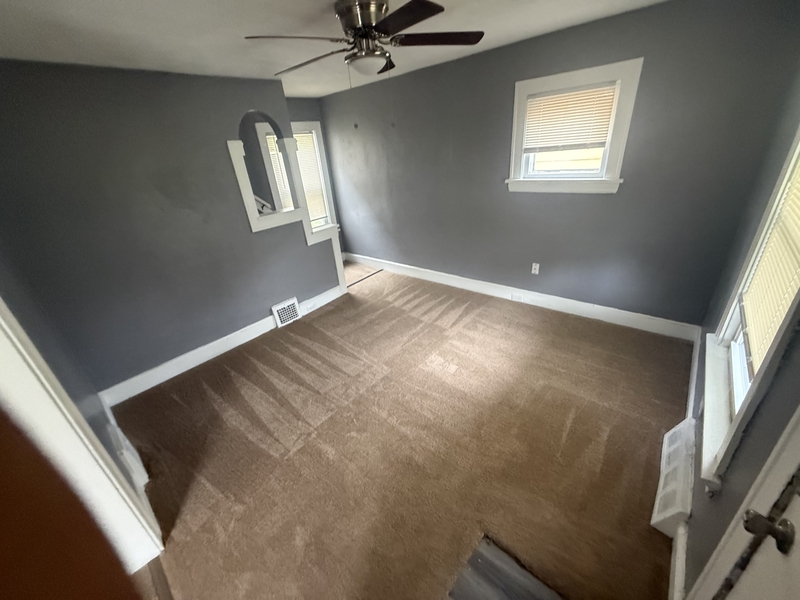 Cleveland House: 10409 Nelson Avenue