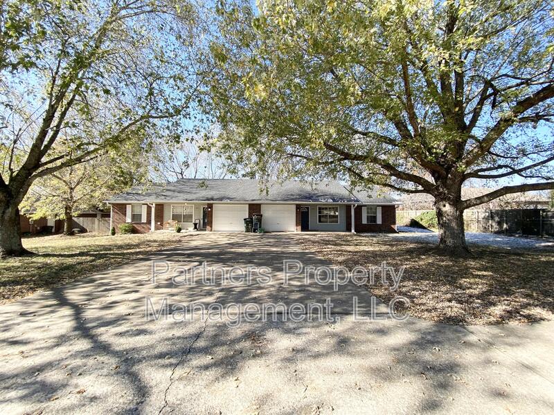 Fayetteville Condo: 831 North 54th Avenue