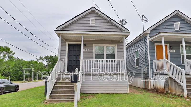 Augusta House: 1400 Maple Street