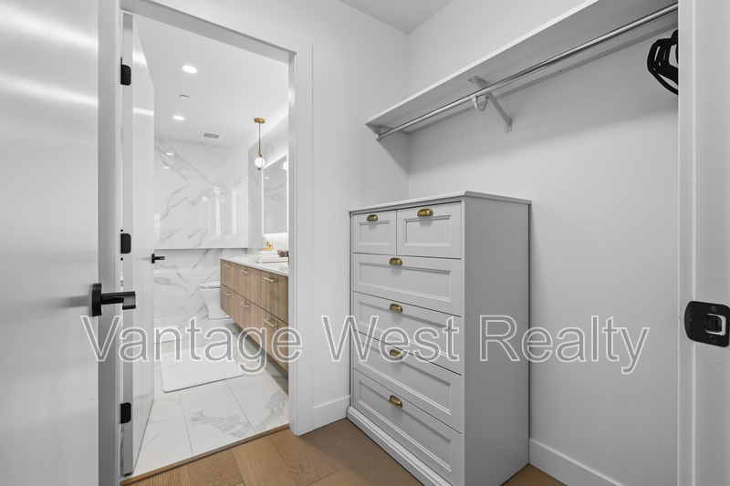 Kelowna Condo: 806-3800 Capozzi Rd