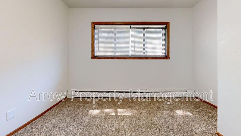 Bismarck House: 215 E Arbor-108C