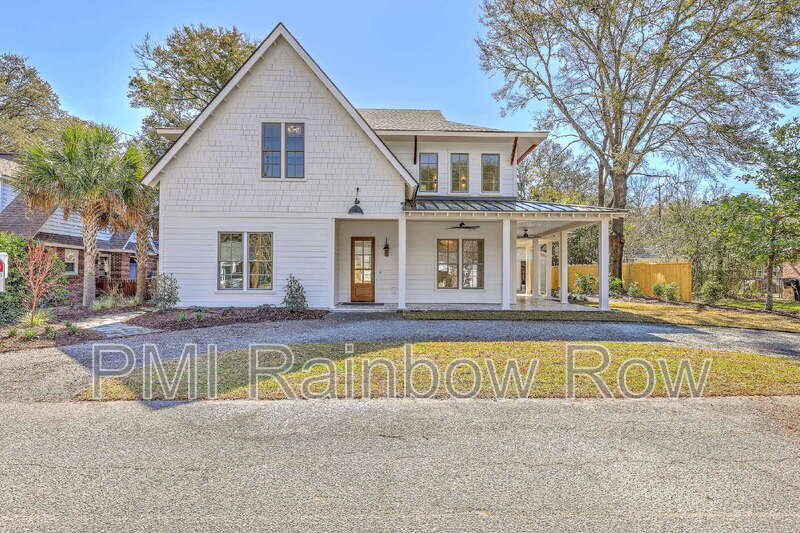 Mount Pleasant House: 755 Adluh St