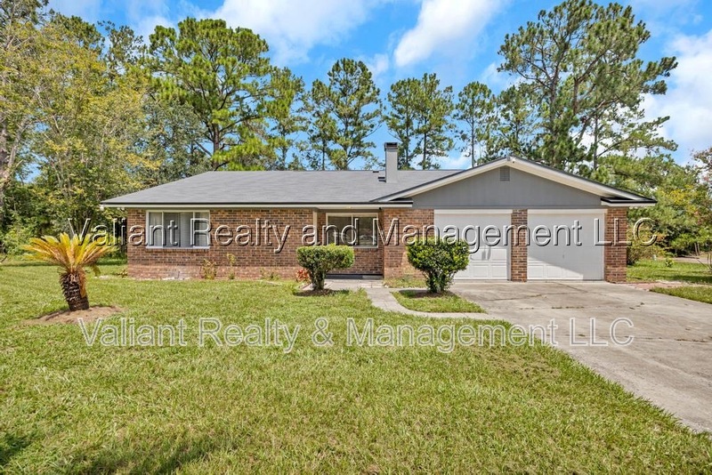 Jacksonville House: 1215 Bluehill Drive North