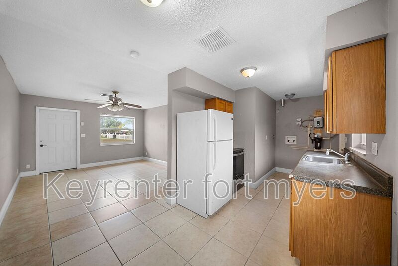 Fort Myers House: 5458 5th Ave