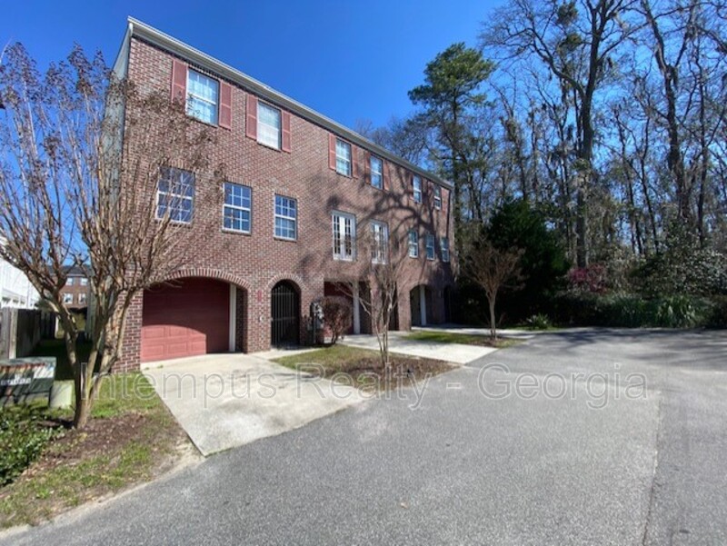 Savannah House: 301 Station Trl