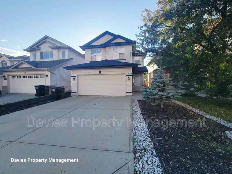 Edmonton House: 1020 118A Street SW