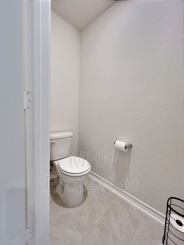 4 bed/2 bath beautiful newer built home located in Redbird Ranch! - Photo 26