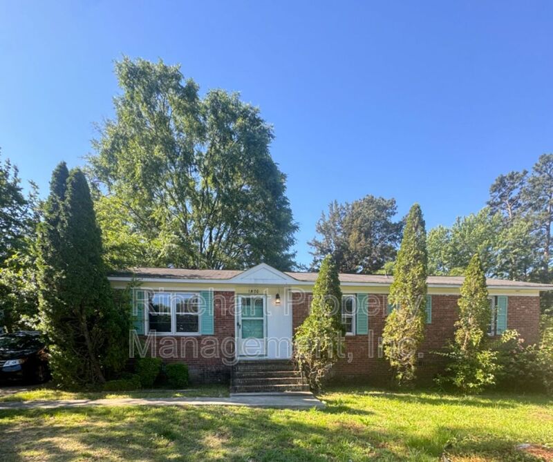 Rock Hill House: 1570 Marett Boulevard