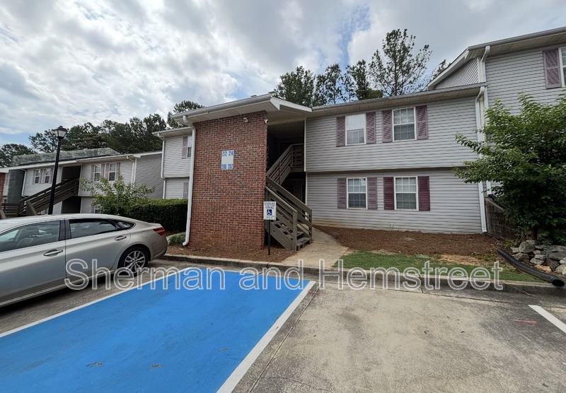 Evans Apartment: Commons Drive