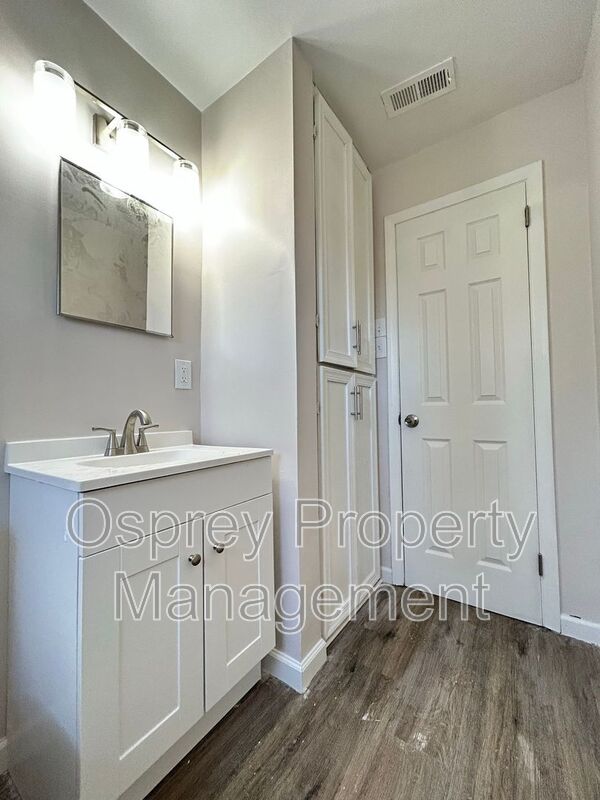 Beautifully Renovated Home – 4th Bedroom Option! 