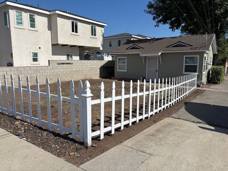 Glendora House: 634-638 E Lemon Ave