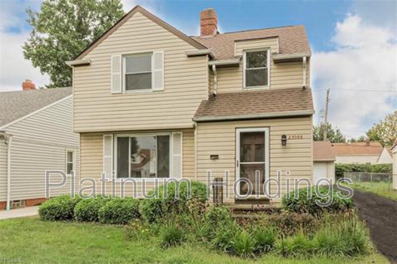 Beachwood House: 23908 East Baintree Road