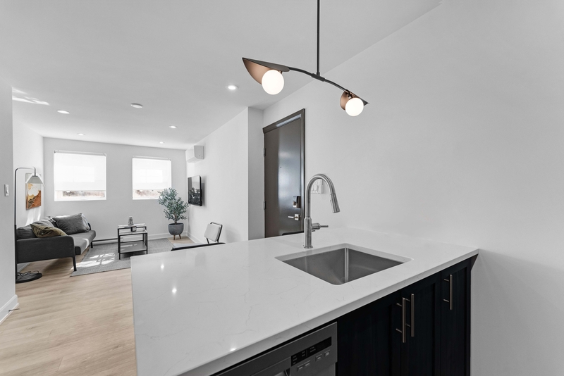 Ottawa House: 658 Somerset Street West