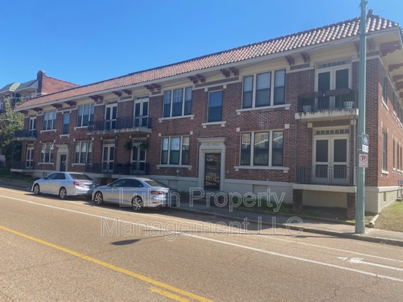 Memphis Condo: 1779 Madison Ave Unit16
