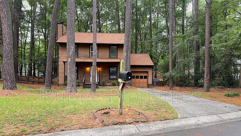 Charlotte House: 8336 Trail View Drive