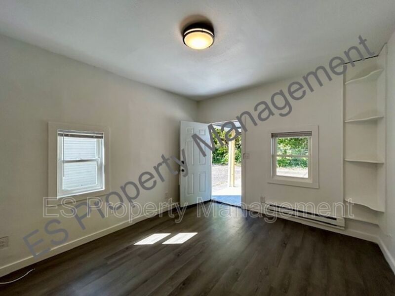 Charming 2-Bedroom, 1-Bathroom Rental Home – Newly Remodeled! - Photo 5