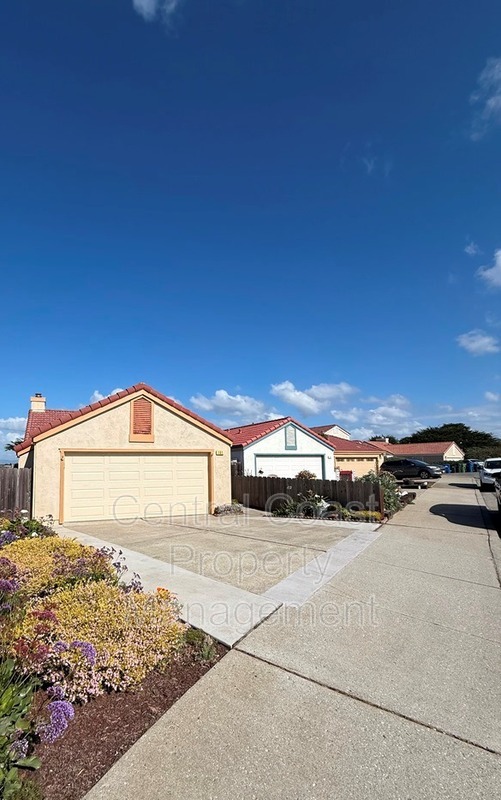 Marina House: 161 Pebble Place