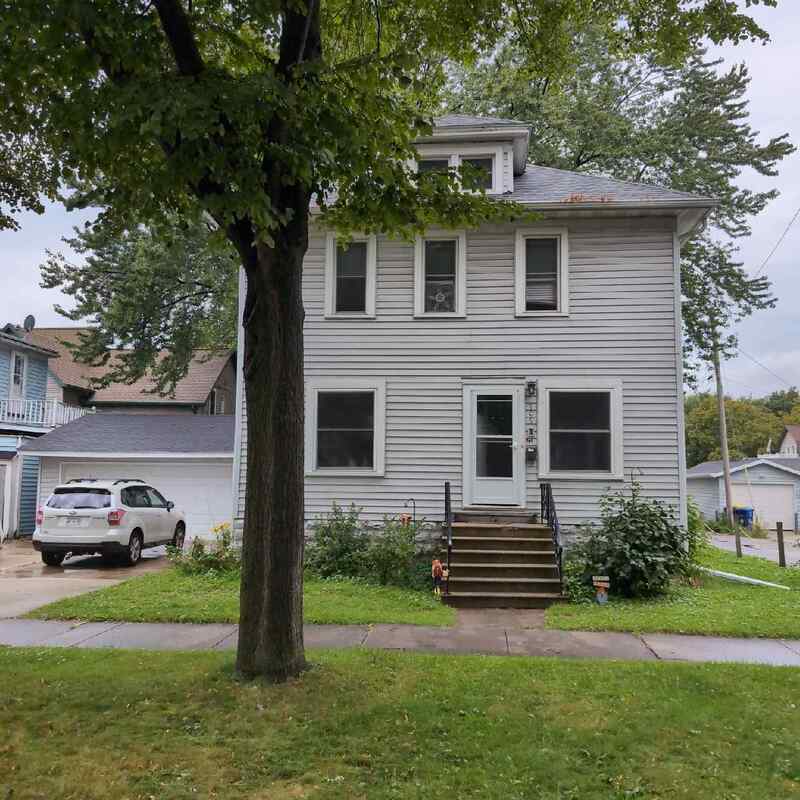 Green Bay House: 709 North Chestnut Avenue