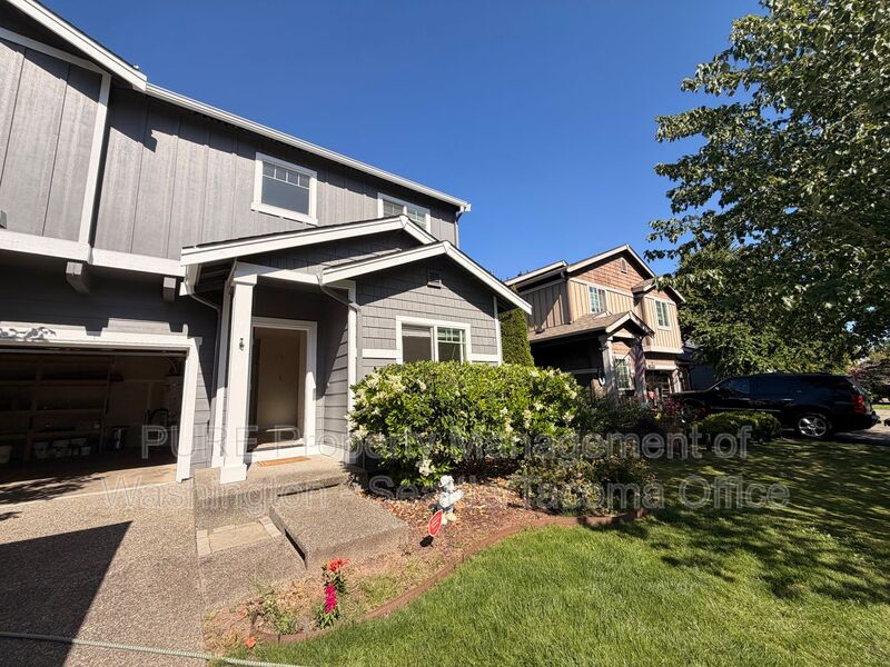 Puyallup House: 18224 72nd Ave E