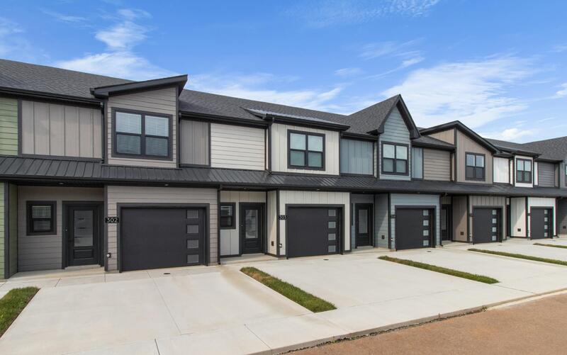 Clarksville Townhome: 303 Jonathan Wade Circle