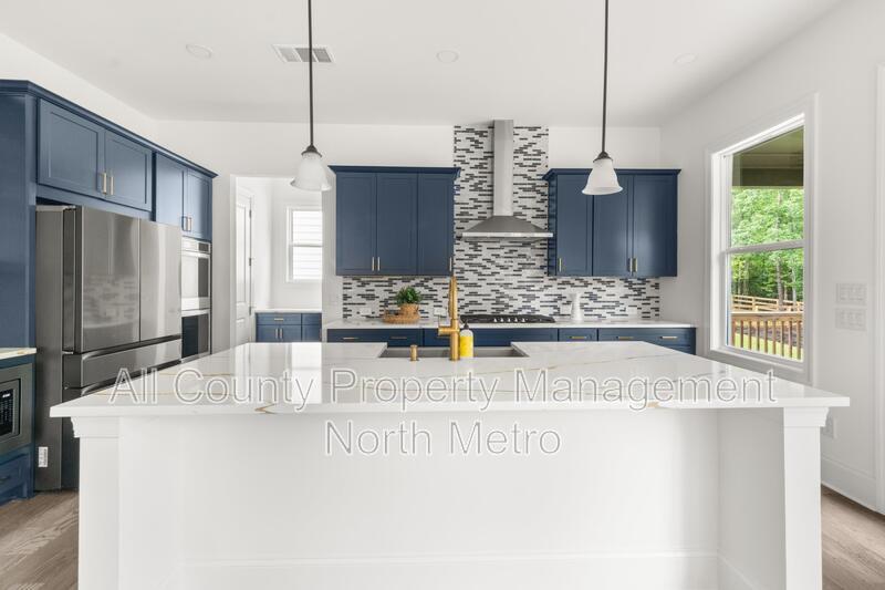 Woodstock House: 382 Tillman Pass