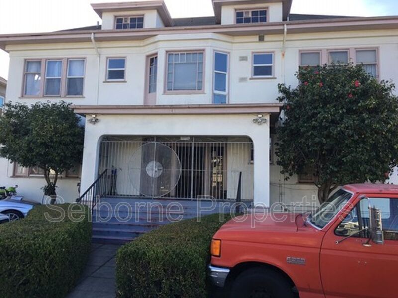 Oakland House: 747 54th Street