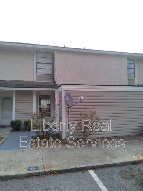 Hinesville Condo: 727 S Main St