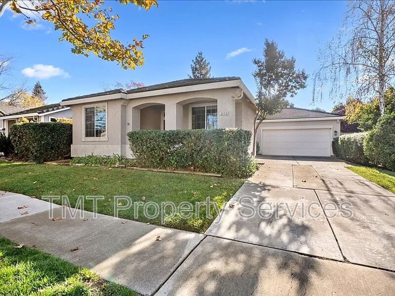 Elk Grove House: 3424 Babson Dr. (Portfolio C