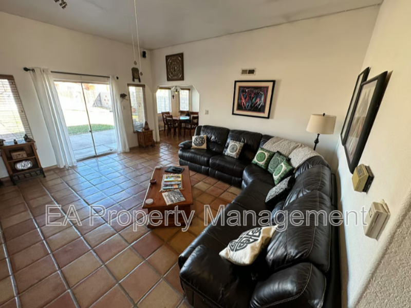 Albuquerque House: 2241 Bartolo Ave SW