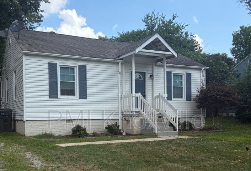 Knoxville House: 2340 Boxwood Ln