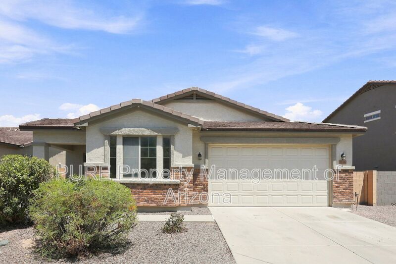 San Tan Valley House: 1136 E Nickleback St