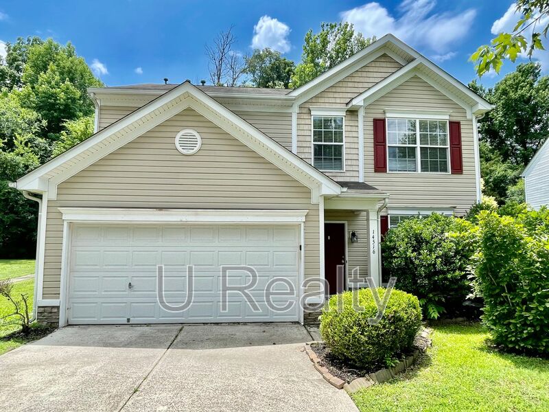 Charlotte House: 14516 Asheton Creek Dr