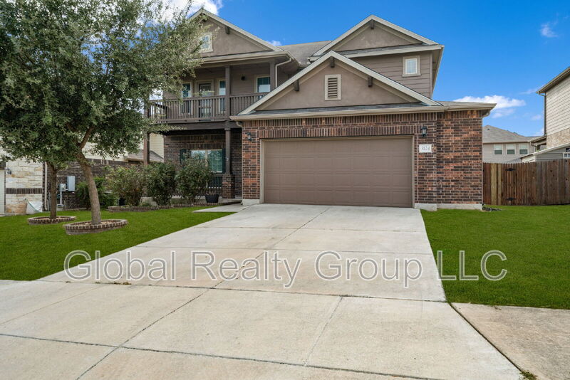 Schertz House: 3124 Half Moon Drive