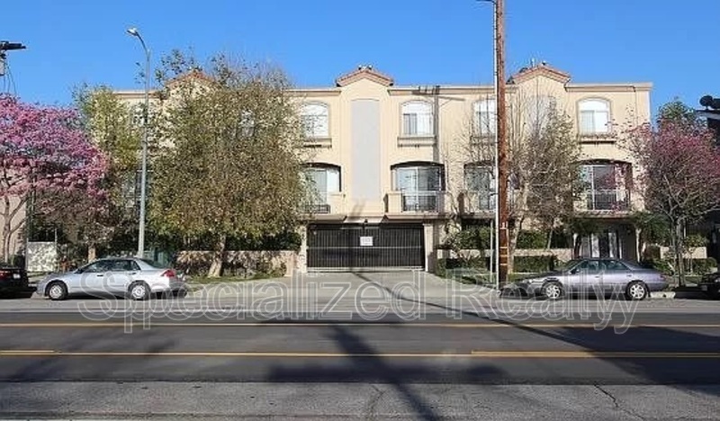 North Hollywood Condo: 5716 Whitsett Avenue,