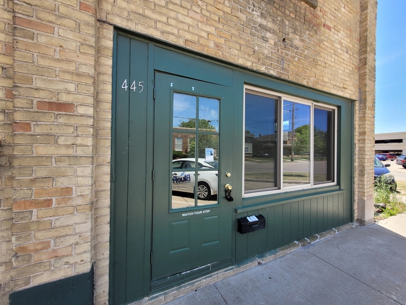 Menasha House: 445 Broad Street - Commercial
