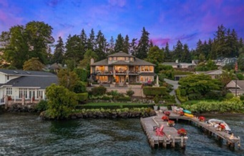 Bellevue House: 16 Enatai Dr