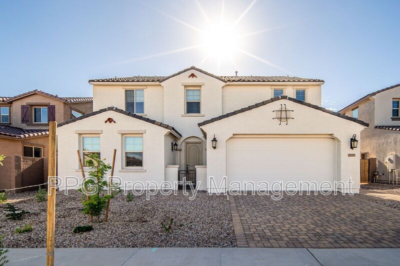 Surprise House: 11988 N 169th Ave