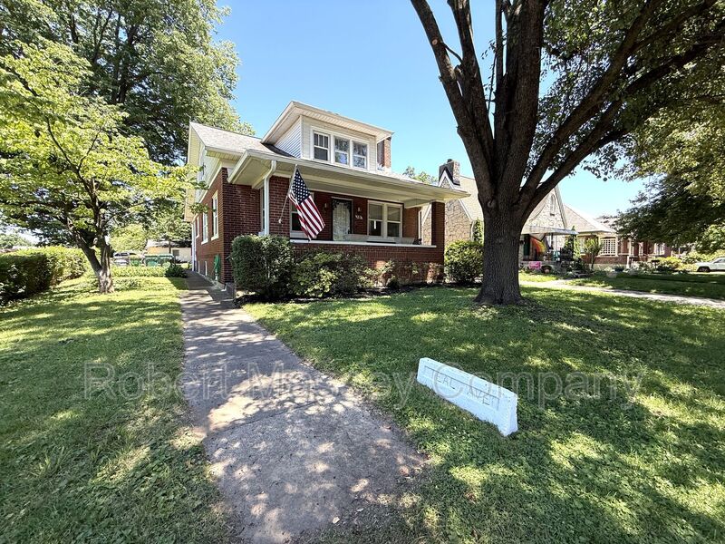 Louisville House: 3101 Teal Avenue