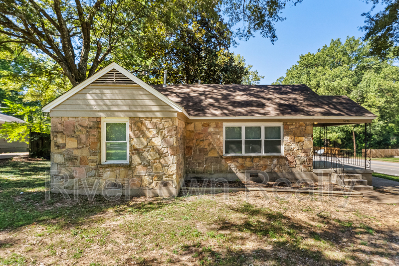 Memphis House: 1678 Alta Vista Ave
