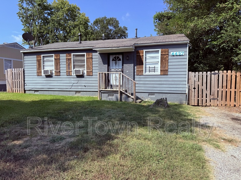 Memphis House: 4427 Ryan St