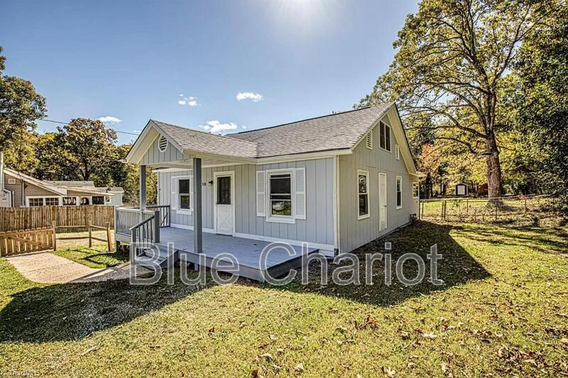 Hillsborough House: 528 Short Street West